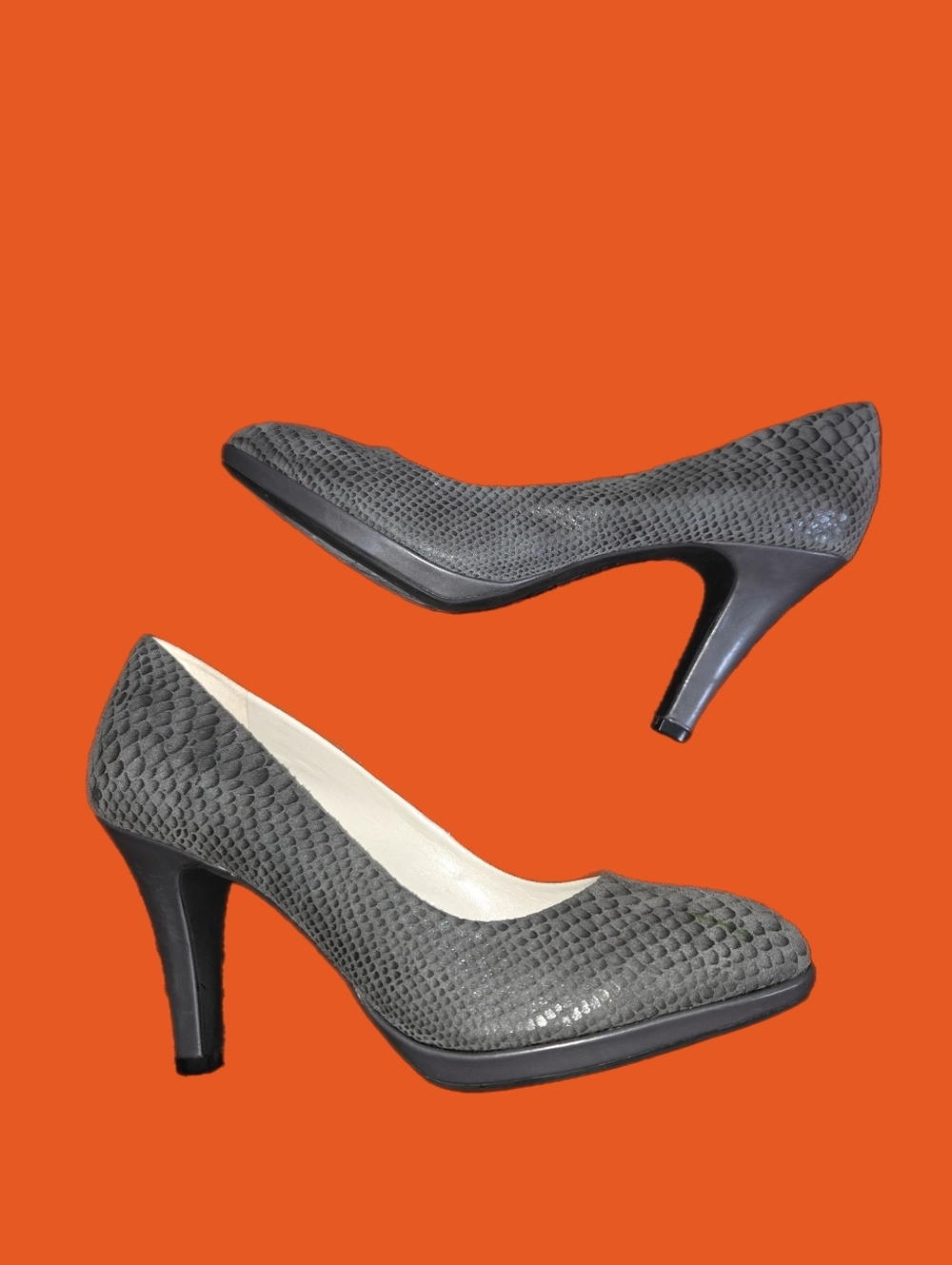 Anne Klein Lolana Gray Leather Snakeskin Print Pointed Pumps - Picture 3 of 5